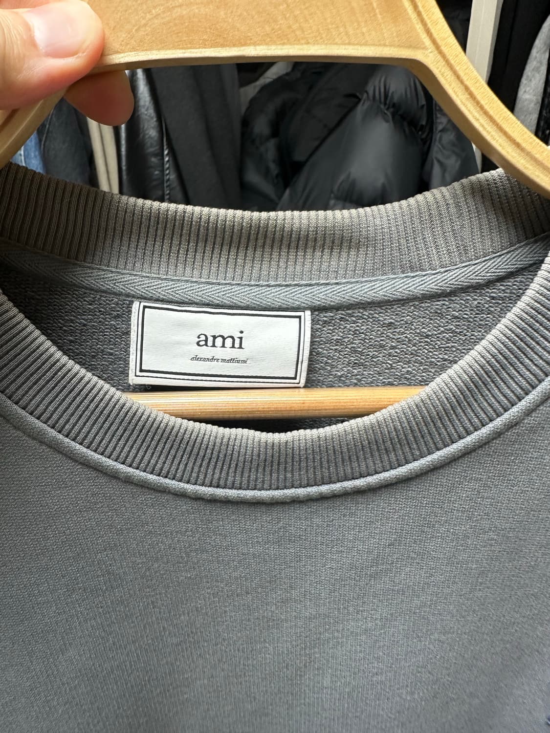 아미 맨투맨 팝니다 상품이미지2