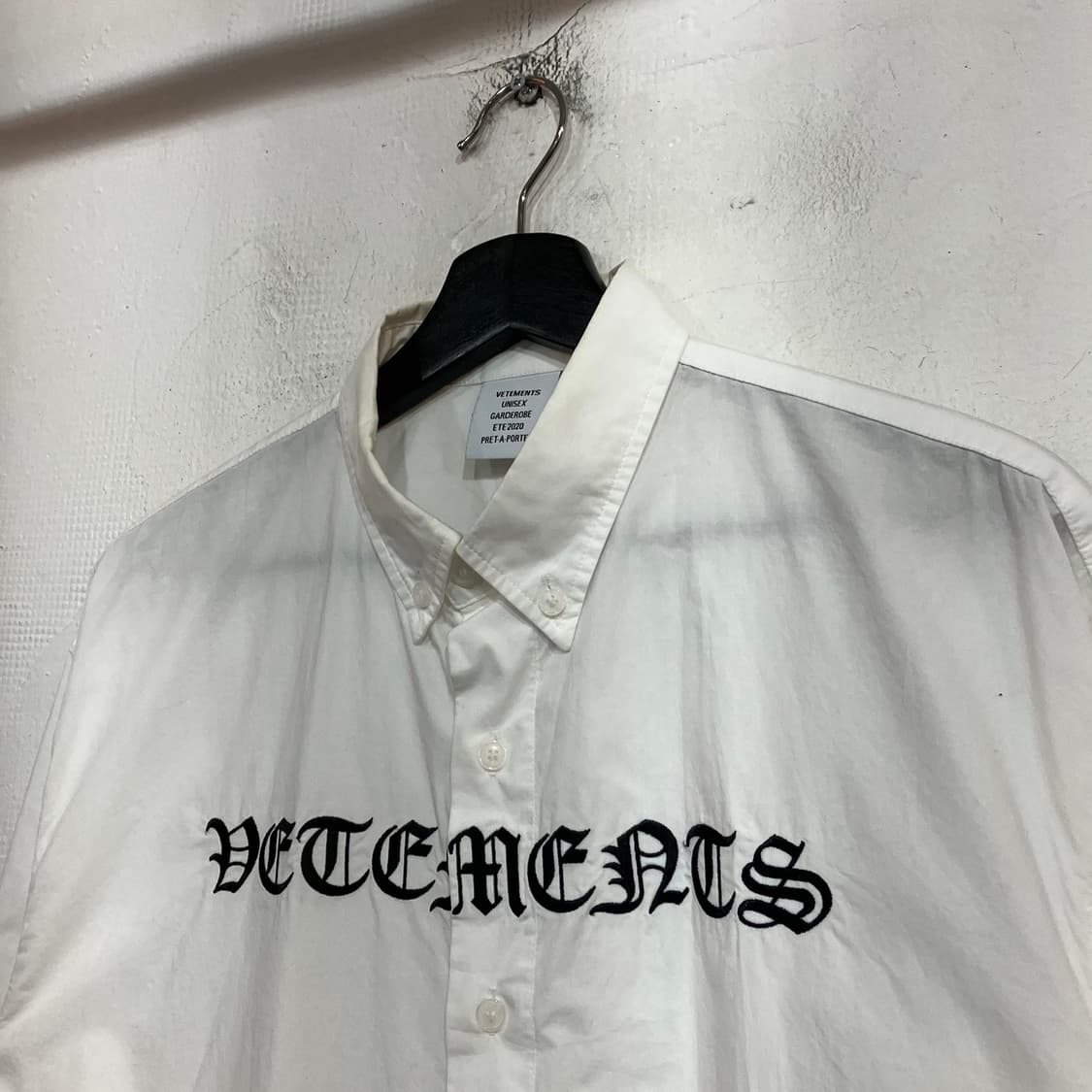베트멍 아카이브 레터링 화이트셔츠 상품이미지4