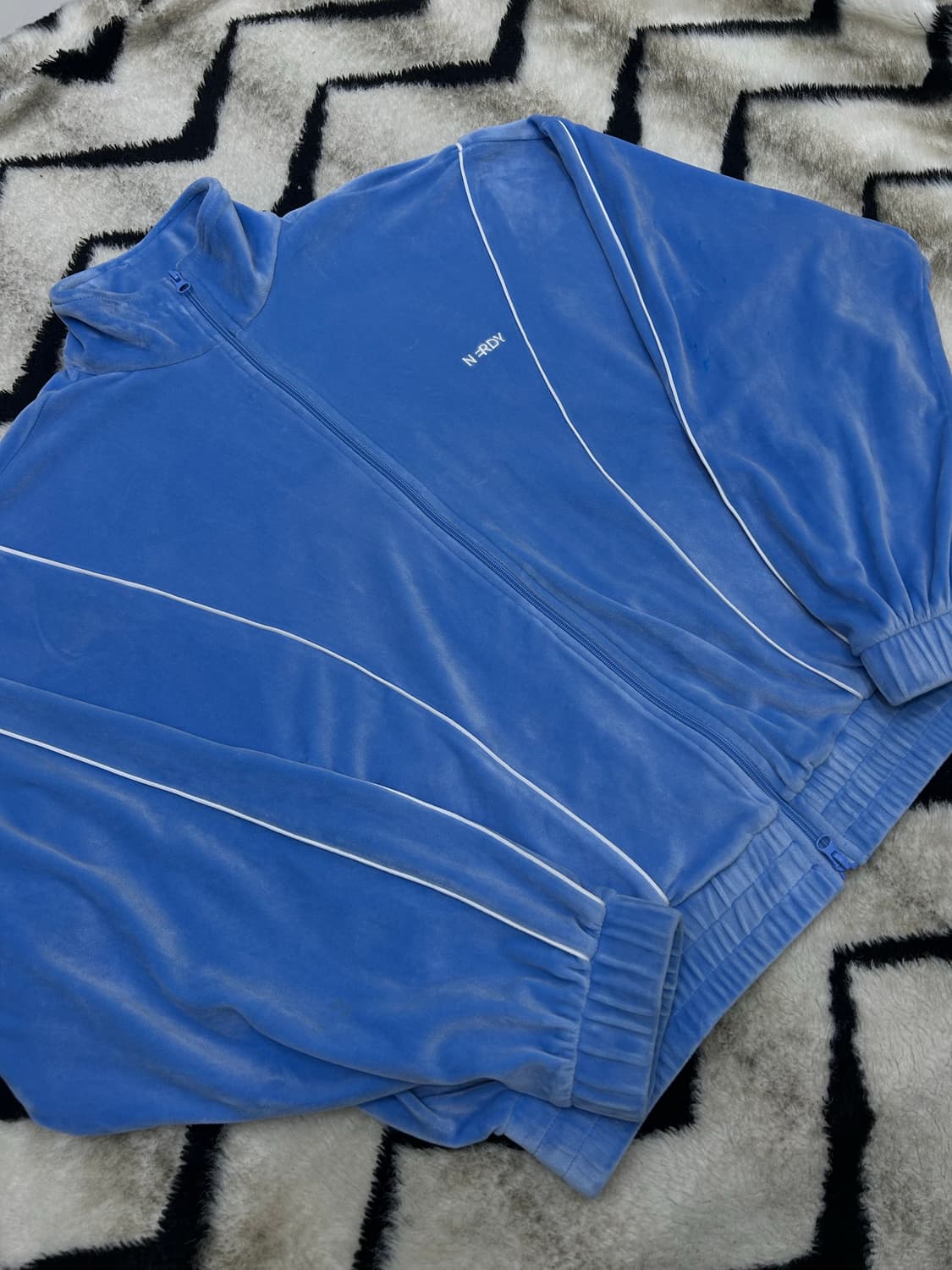 [L]널디 오버핏 파이핑 벨루어 트랙탑/스카이블루 상품이미지2