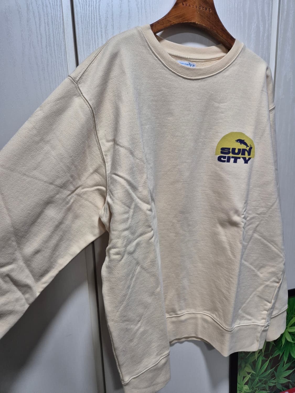 (세일)(새상품)빅웨이브 브랜드 맨투맨 티셔츠 아이보리 상품이미지2