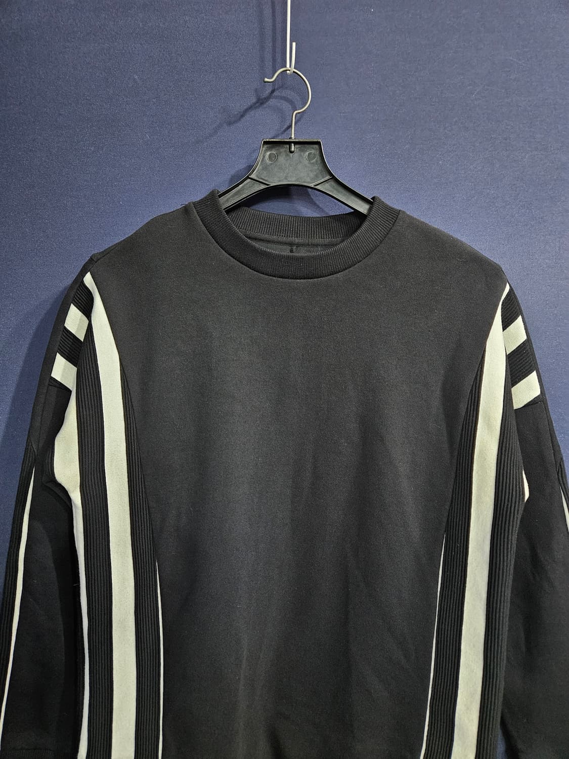 시스템옴므 블랙컬러 남성 105 맨투맨  상품이미지6