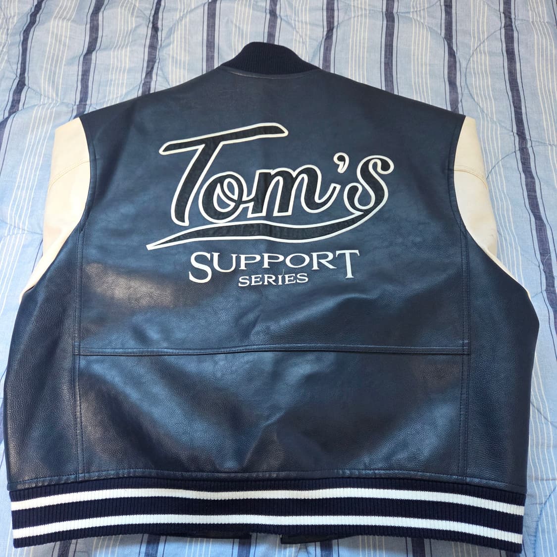 톰스벌스데이 바시티 네이비 2사이즈 상품이미지2