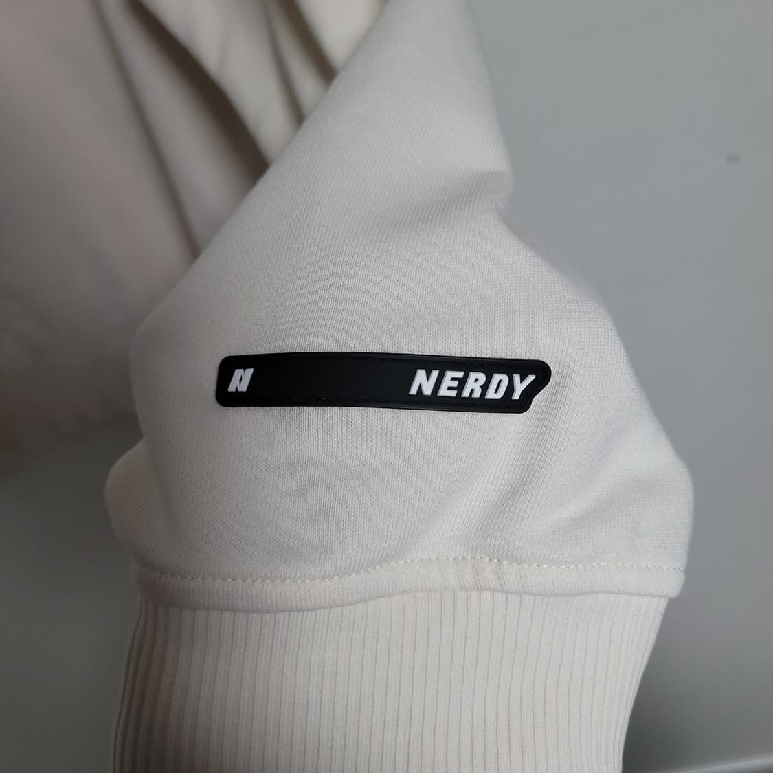 (M) NERDY 널디 빅 로고 후드티 아이보리 상품이미지5