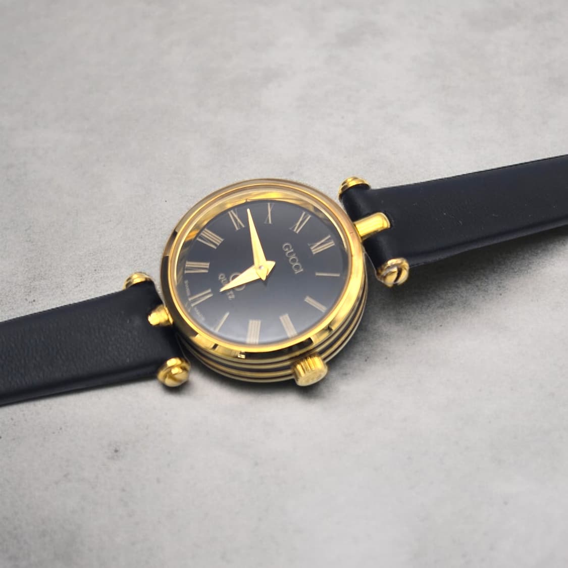 구찌 셰리라인 블랙 쿼츠 시계 상품이미지1