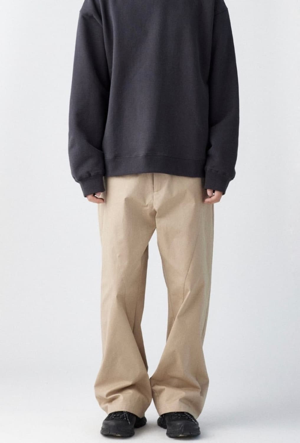 해칭룸 트위스트 치노팬츠 베이지 2사이즈 상품이미지1