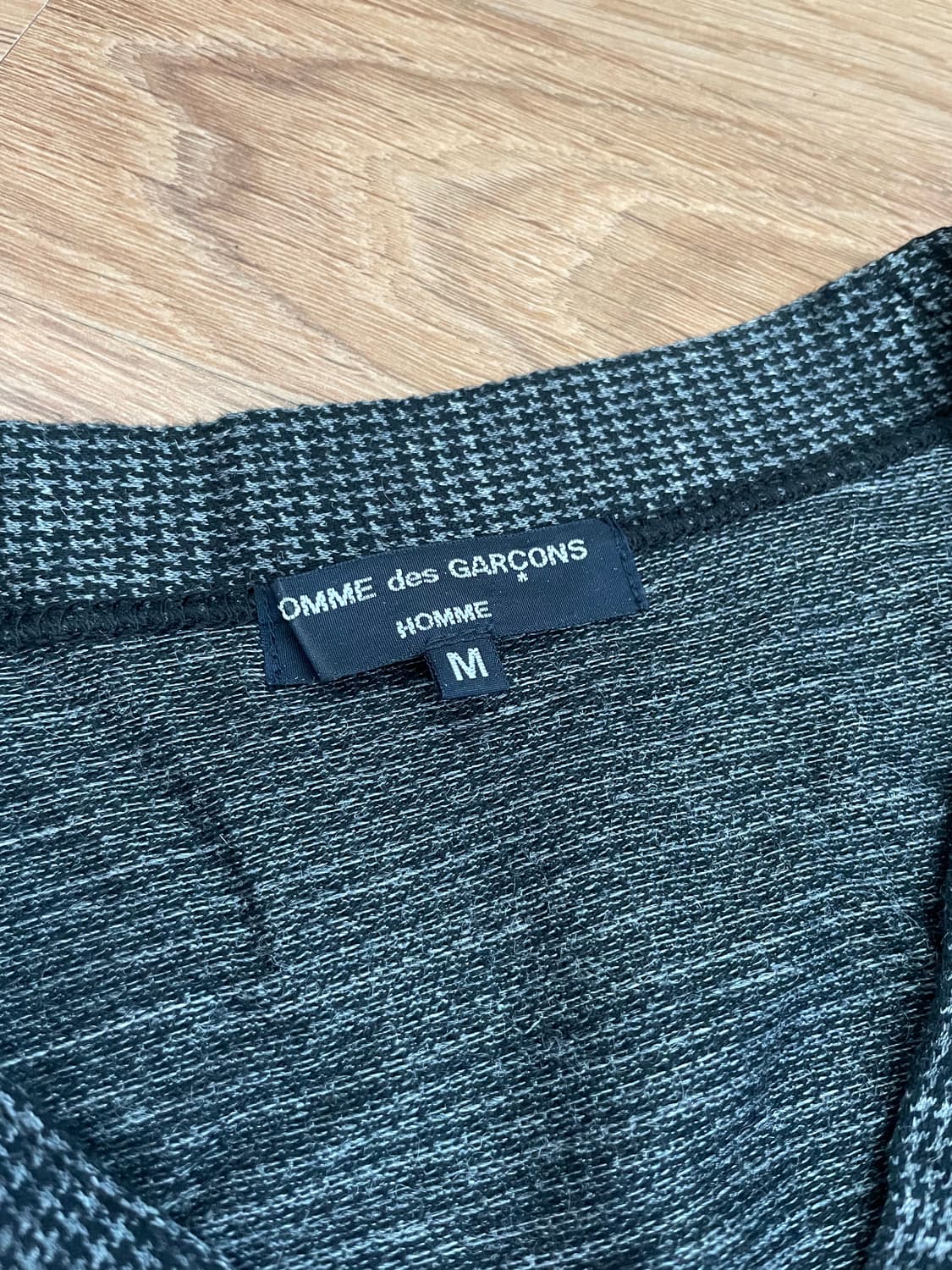 꼼데가르송 옴므 플러스 가디건 블랙 차콜 상품이미지1