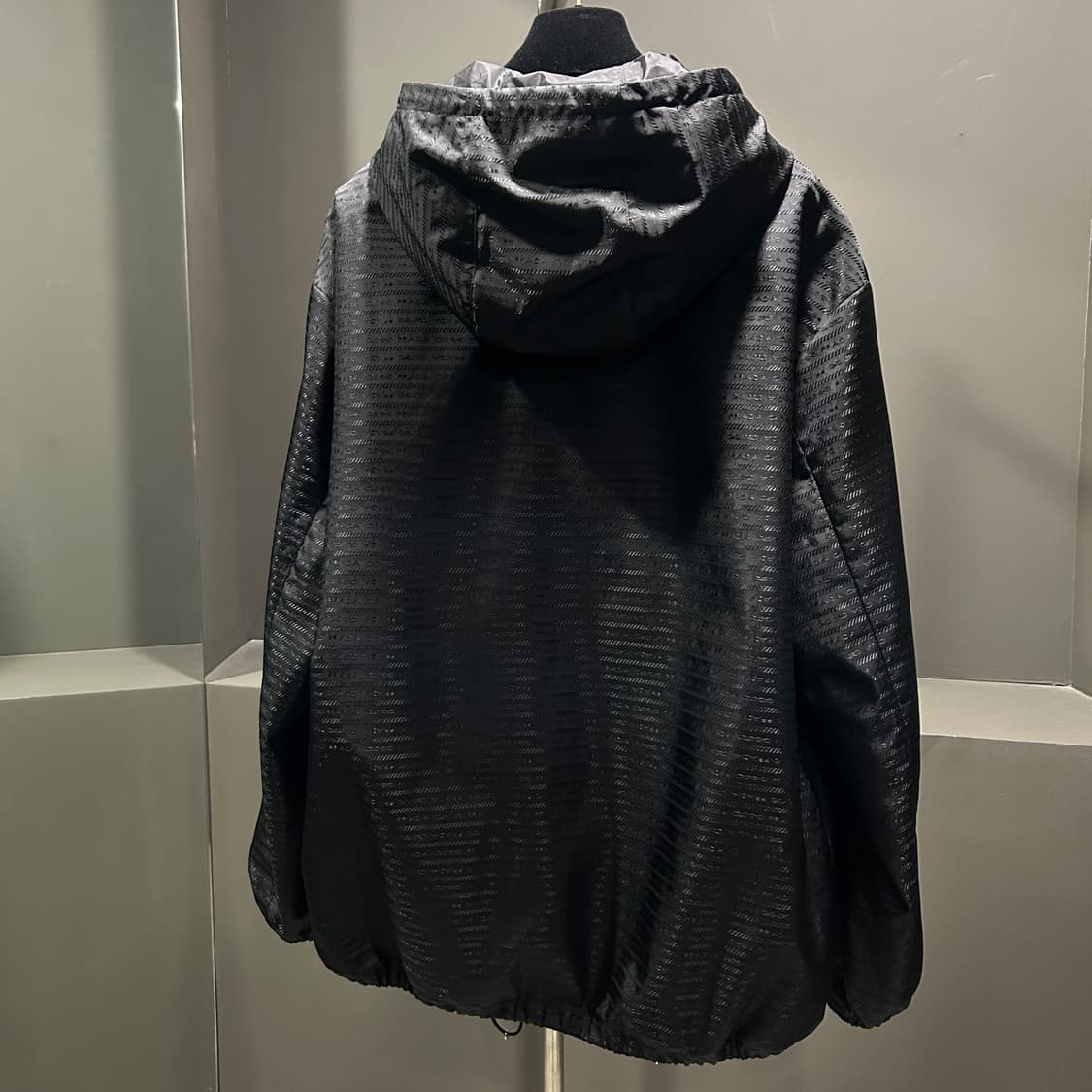 프라다 리나일론 자카드 로고 후드 자켓 상품이미지4