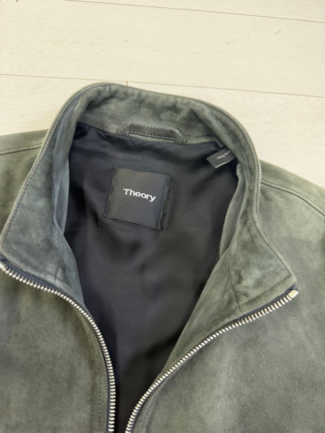 백화점판) 띠어리 염소가죽 자켓 M 사이즈  염소 가죽으로 고급스럽습니다 상품이미지3