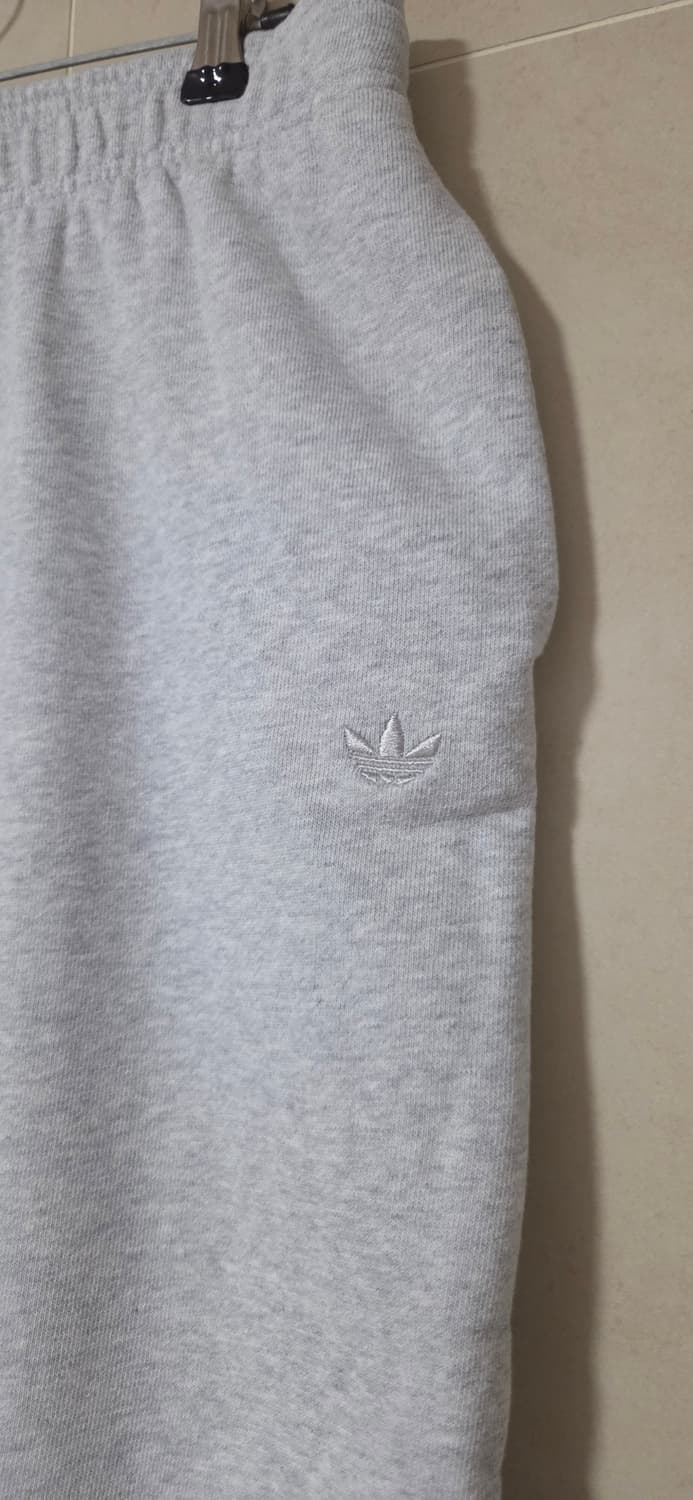 아디다스 에센셜 스커트 그레이 M
택포 상품이미지9