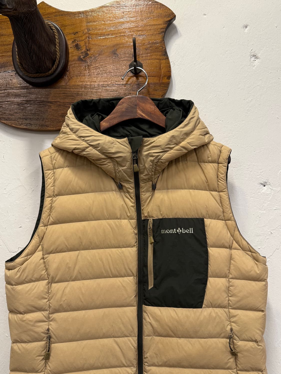 77) mont-bell 몽벨 Reversible Down Vest 상품이미지1