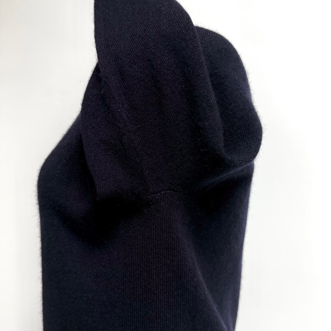 [캐시미어 100%] 유니클로 네이비 라운드 니트 S 상품이미지5
