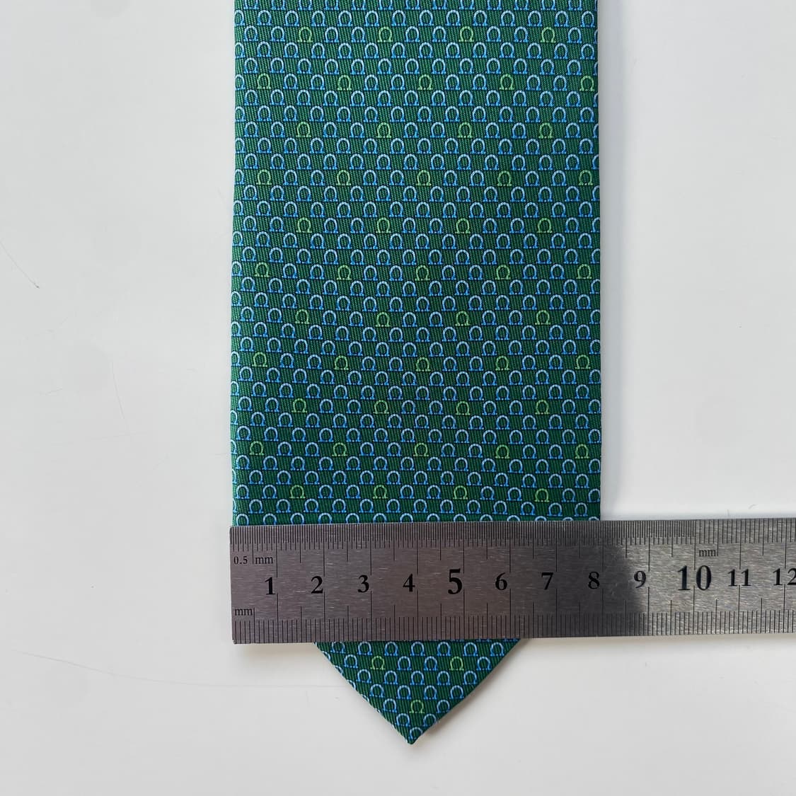 새상품급 신형 페레가모(Ferragamo) 모노그램 정품넥타이7.8cm 상품이미지8