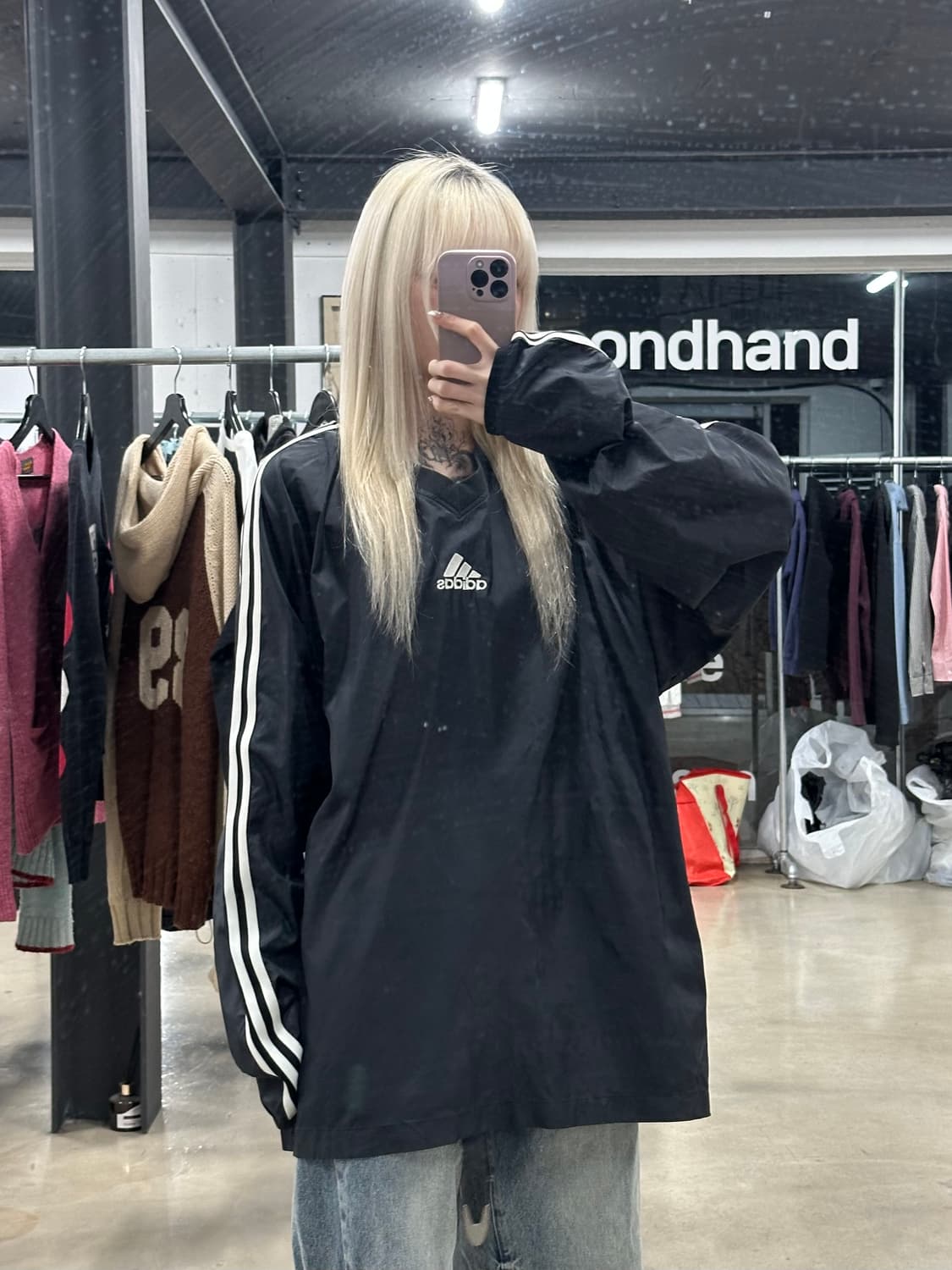 아디다스 블랙 컬러 웜업 브이넥 바람막이 긴팔티 상품이미지1