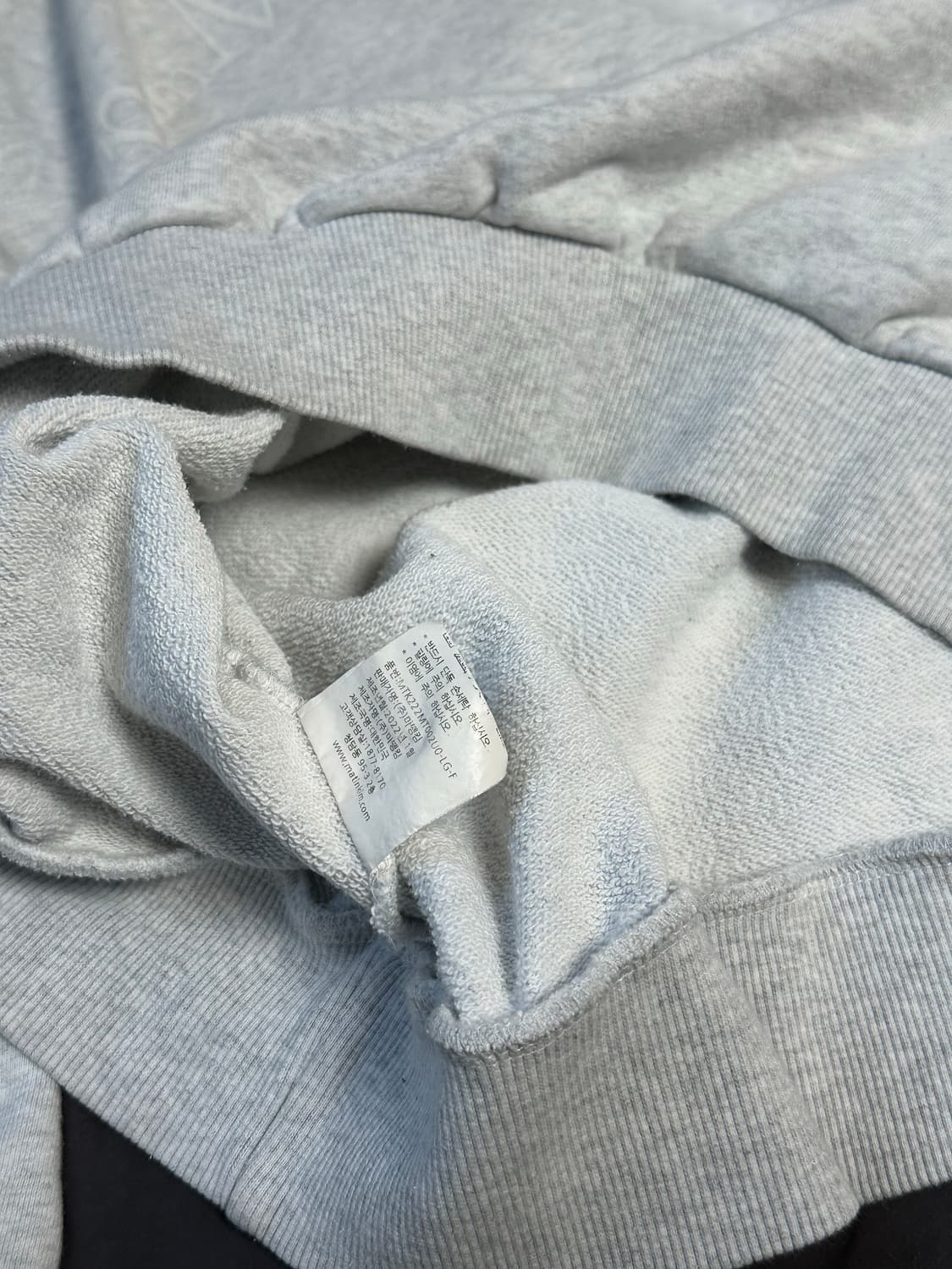 마뗑킴 에센셜 원형 로고  맨투맨 상품이미지8