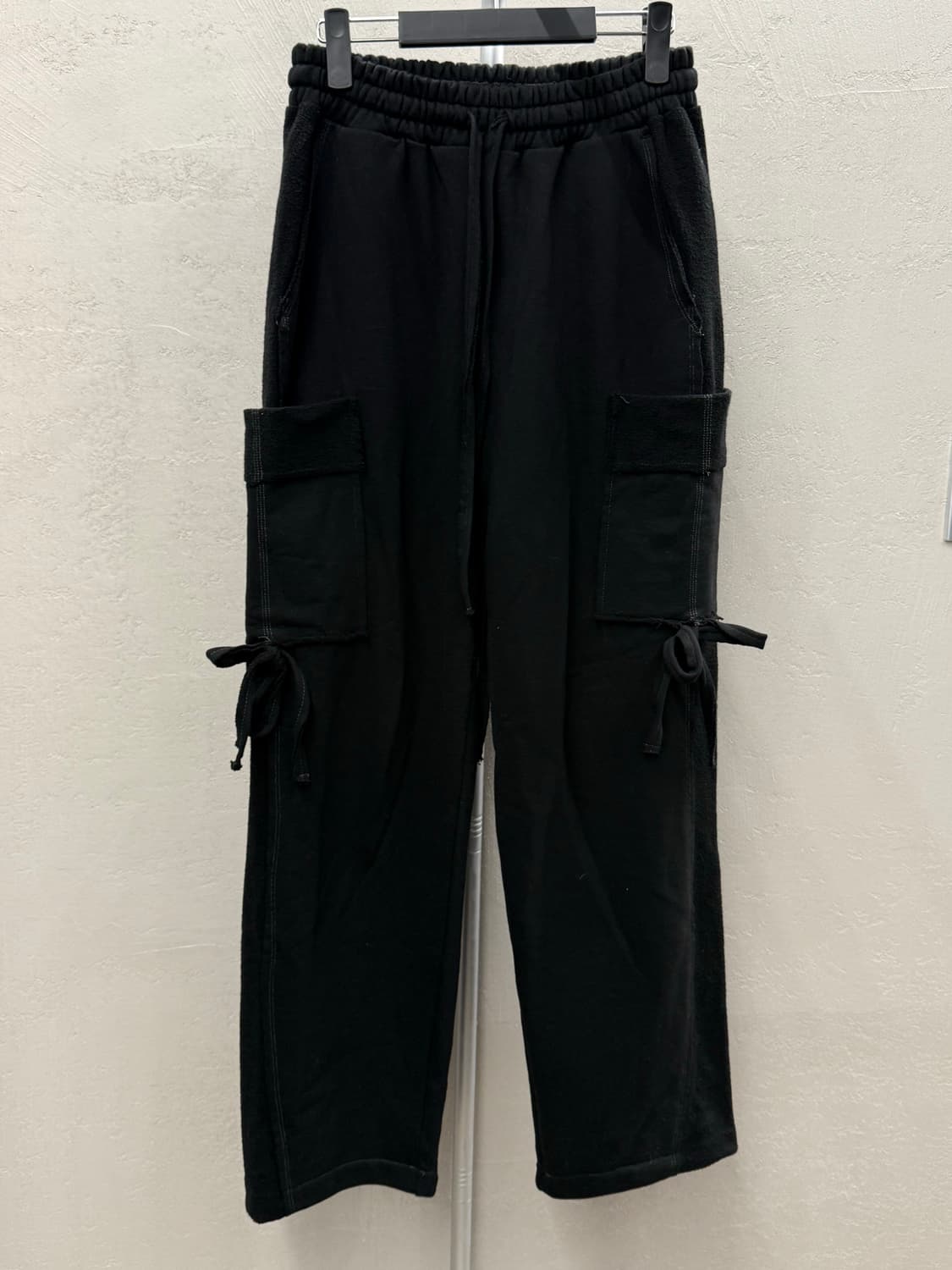 Matin Kim 마뗑킴 카고 리본 스웻팬츠 블랙 Free 상품이미지2