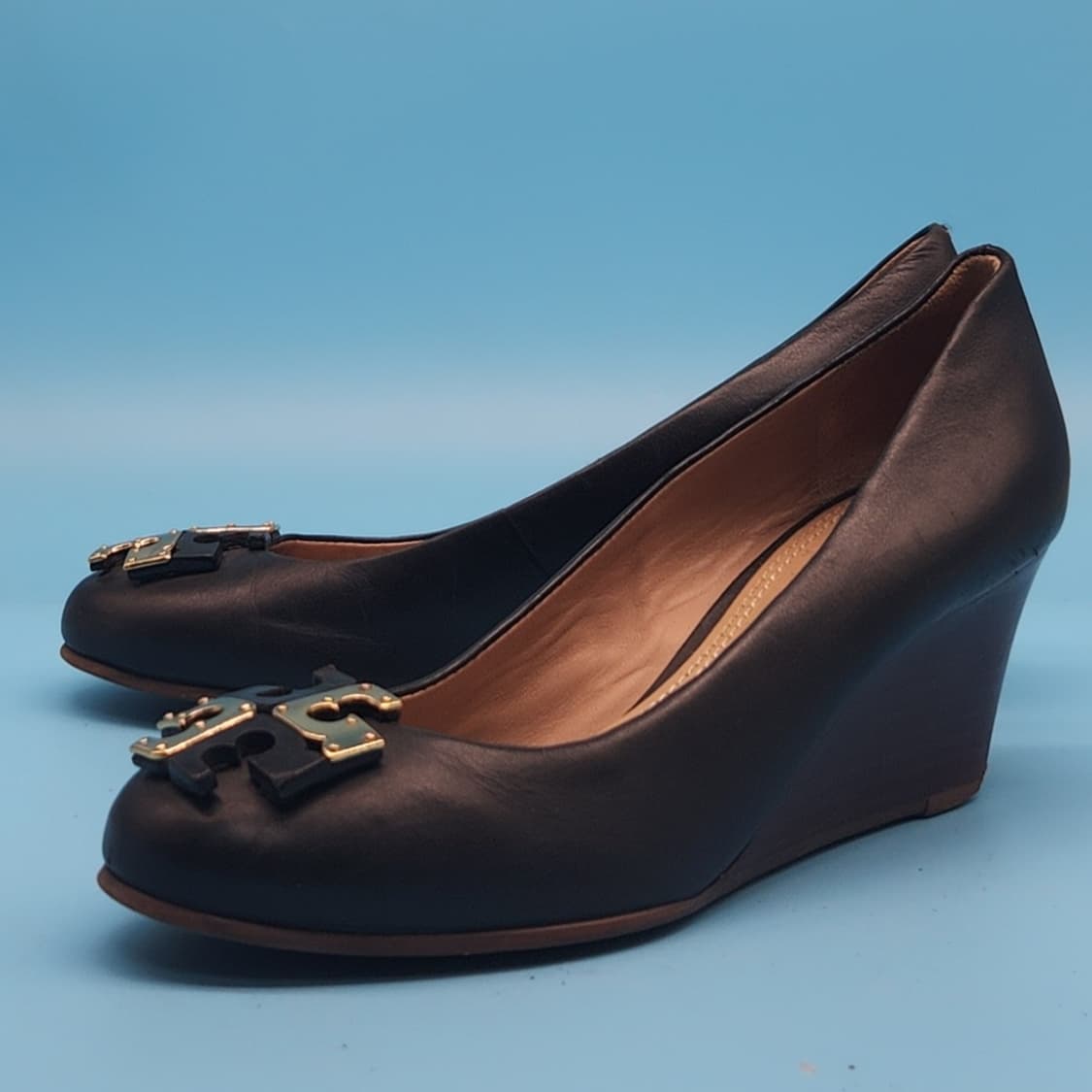 H 토리버치 블랙 골드 투톤 여성 웨지힐 6 230 굽6 상품이미지1