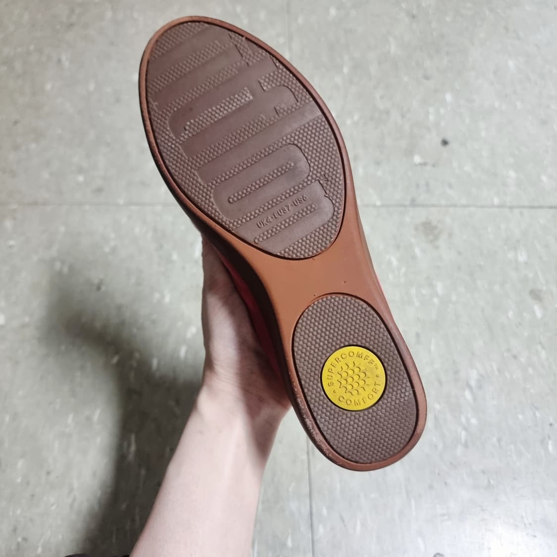 핏플랍 슈퍼컴포트 소가죽 슈즈 단화 다홍 (240/EU37) 상태좋음 상품이미지6