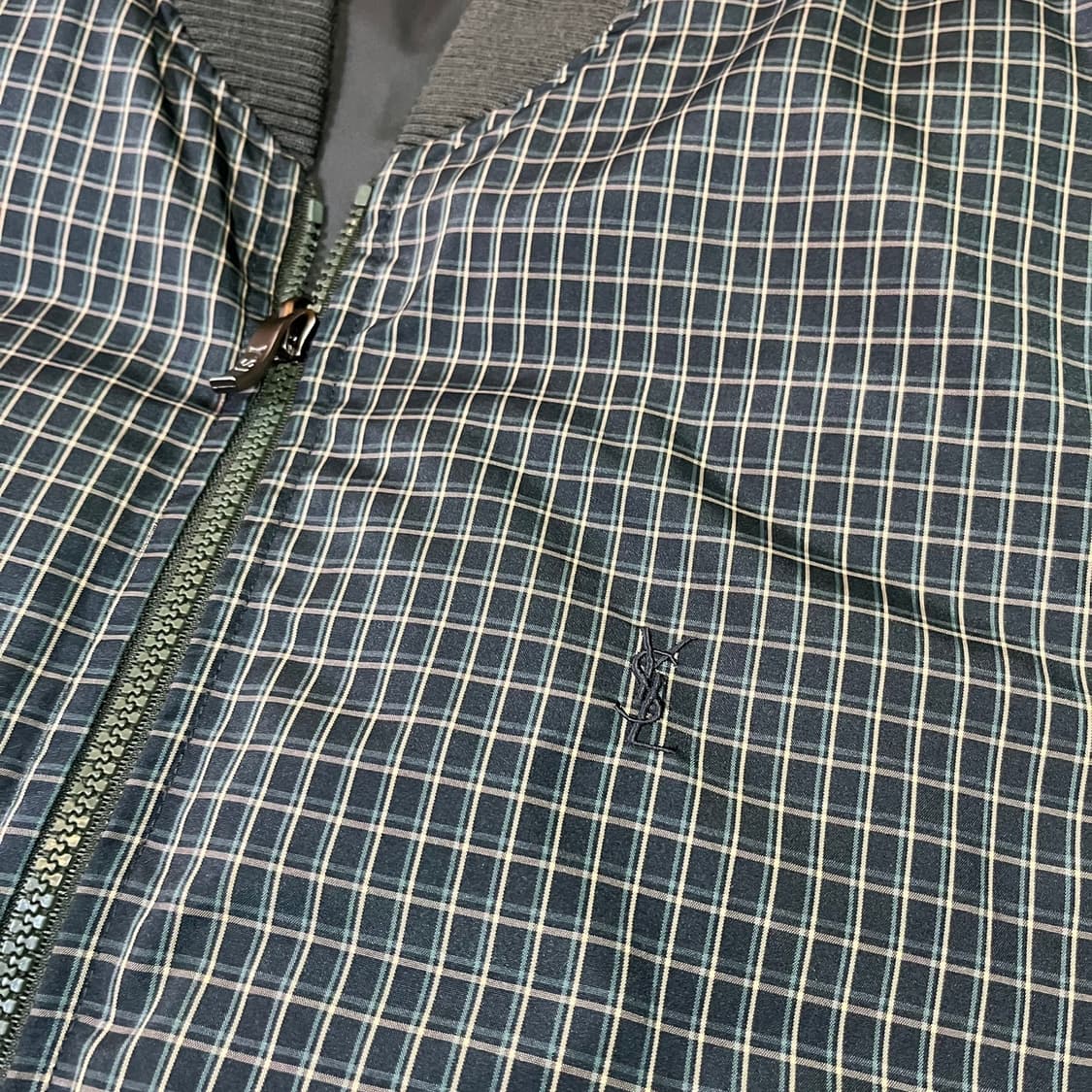 Y.S.L 입생로랑 리버시블 구스다운 베스트 점퍼 상품이미지5