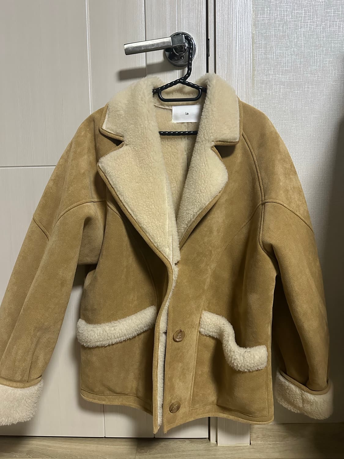 르 Le 시그니처 셰어링 베이지 숏 무스탕 상품이미지4