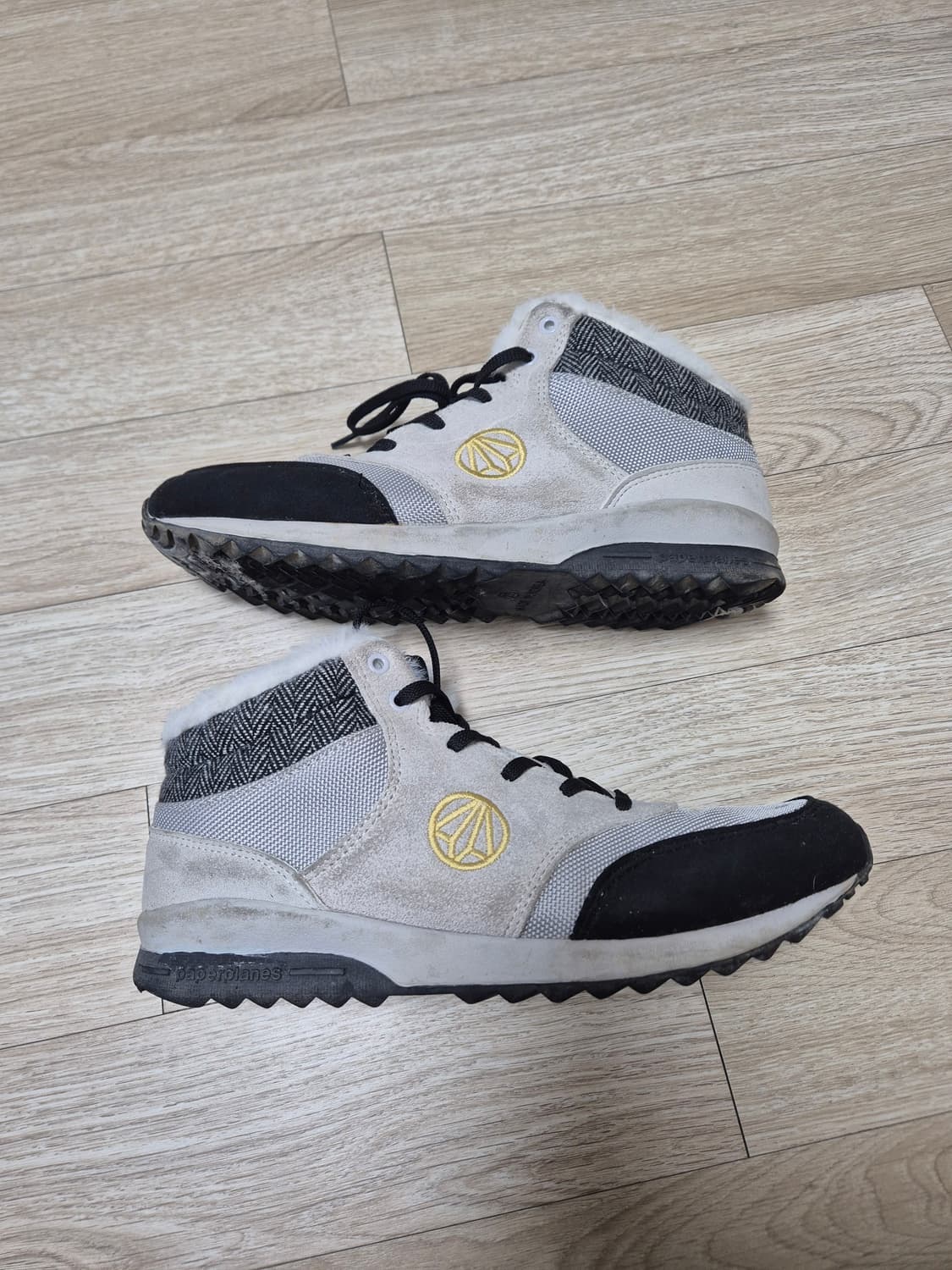 페이퍼플레인 남녀공용 방한 털 운동화 상품이미지1