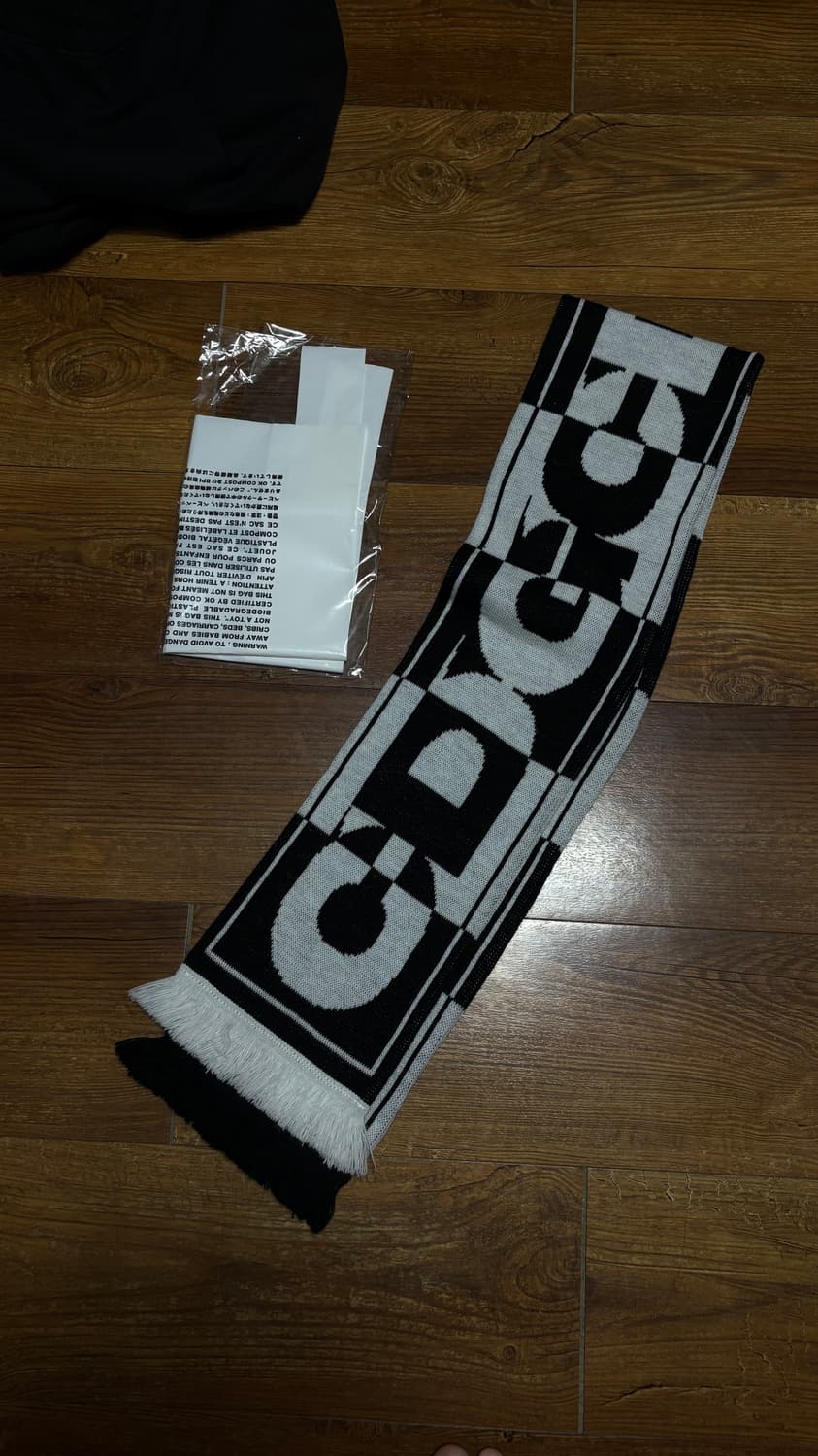 꼼데가르송 머플러 상품이미지1