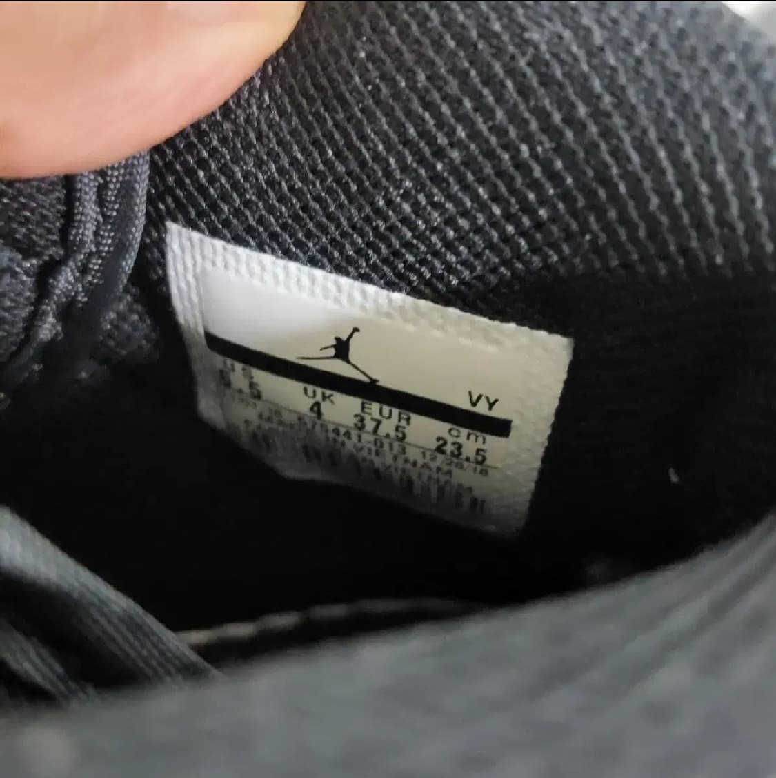 나이키 에어 조던 1 미드 하이  235 1번신음 거의 새신발 상품이미지4