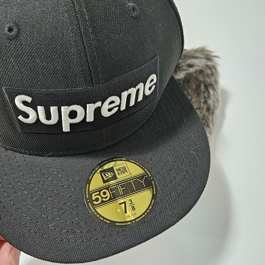 슈프림 뉴에라 이어캡 상품이미지3