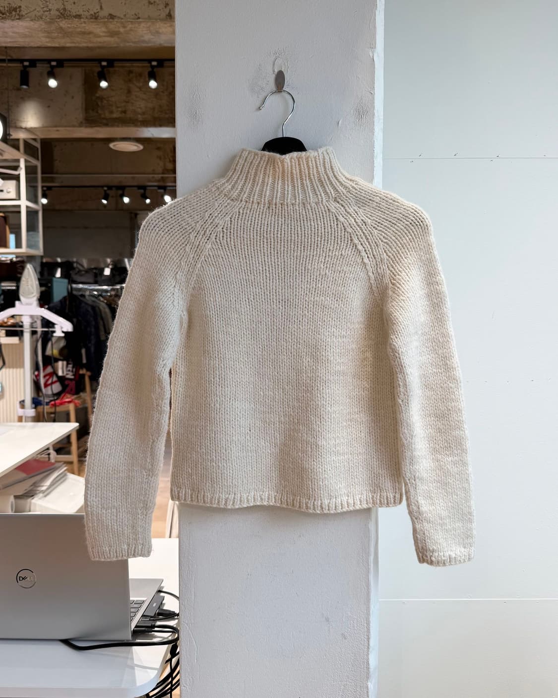 버버리 블루라벨 아이보리 하이넥 니트  상품이미지7