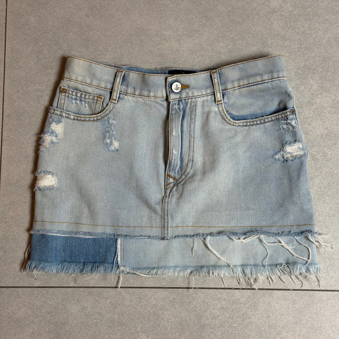 비비안웨스트우드 컷팅 데님 스커트 25 상품이미지1