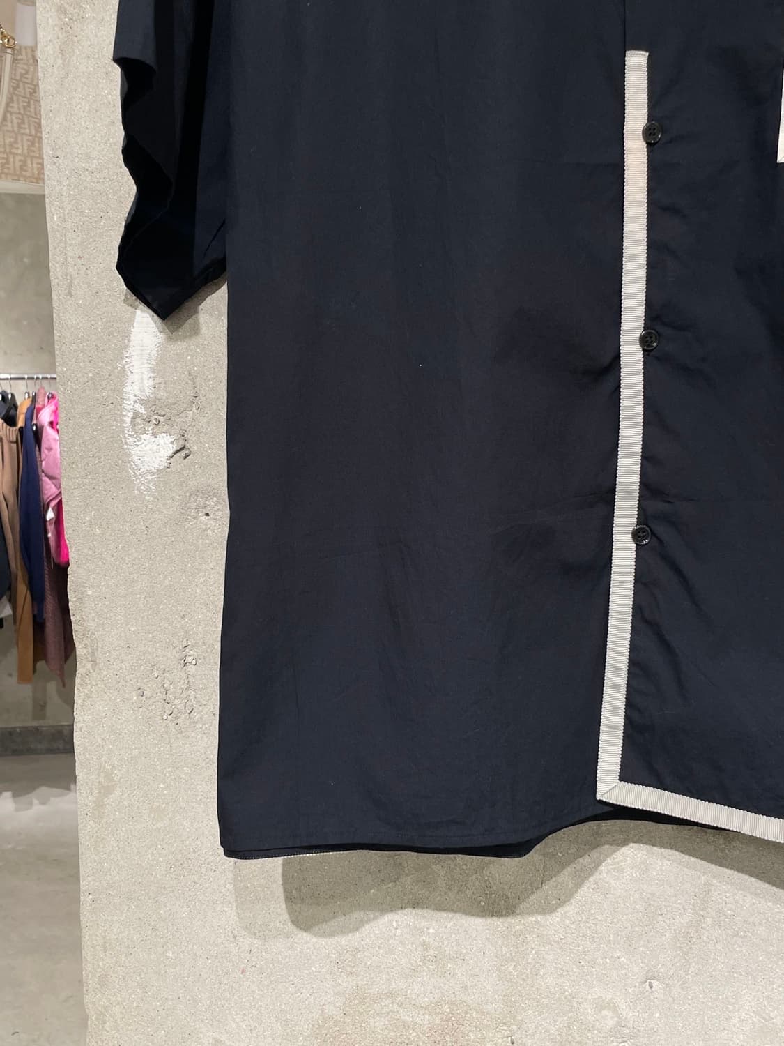 하레 블랙 패널 코튼 하프 셔츠 상품이미지4