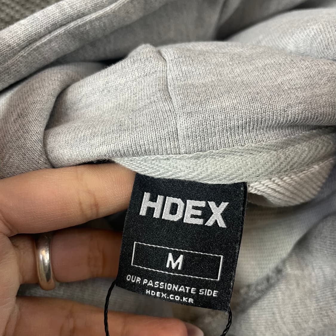 HDEX 그레이 레드 레터링 크롭 후드 맨투맨 M 상품이미지4