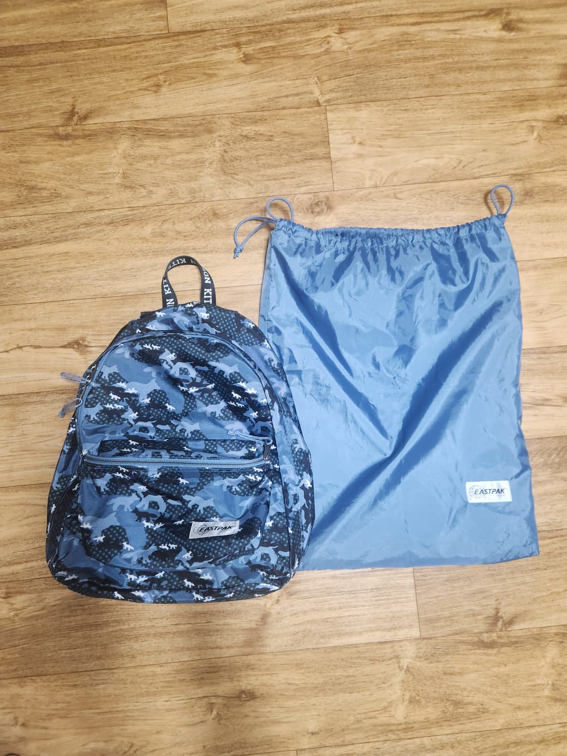 이스트팩 x 메종키츠네 상품이미지1