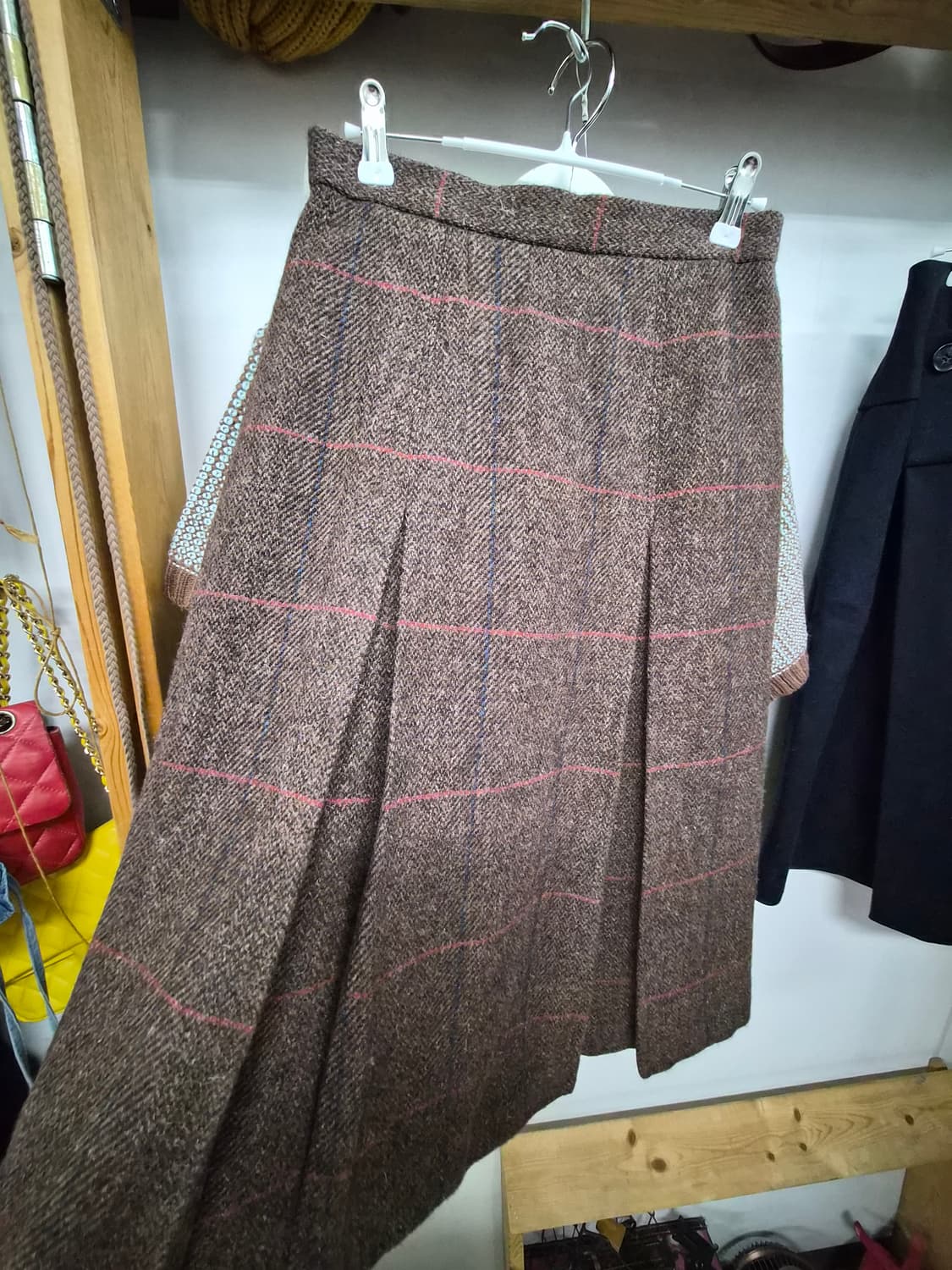 앤아더스토리즈 자수울니트. 도쿄컬렉션 순모스커트 상품이미지8