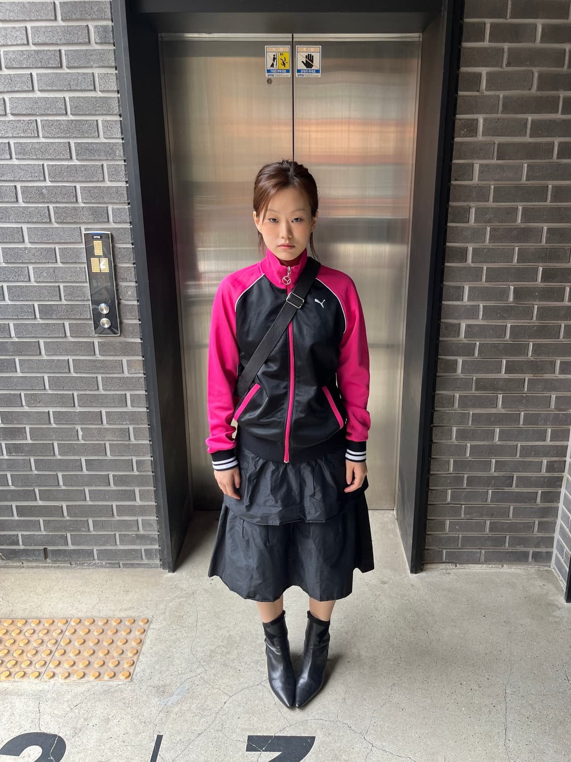 Puma 퓨마 로고 트랙 자켓 블랙 핑크 상품이미지1