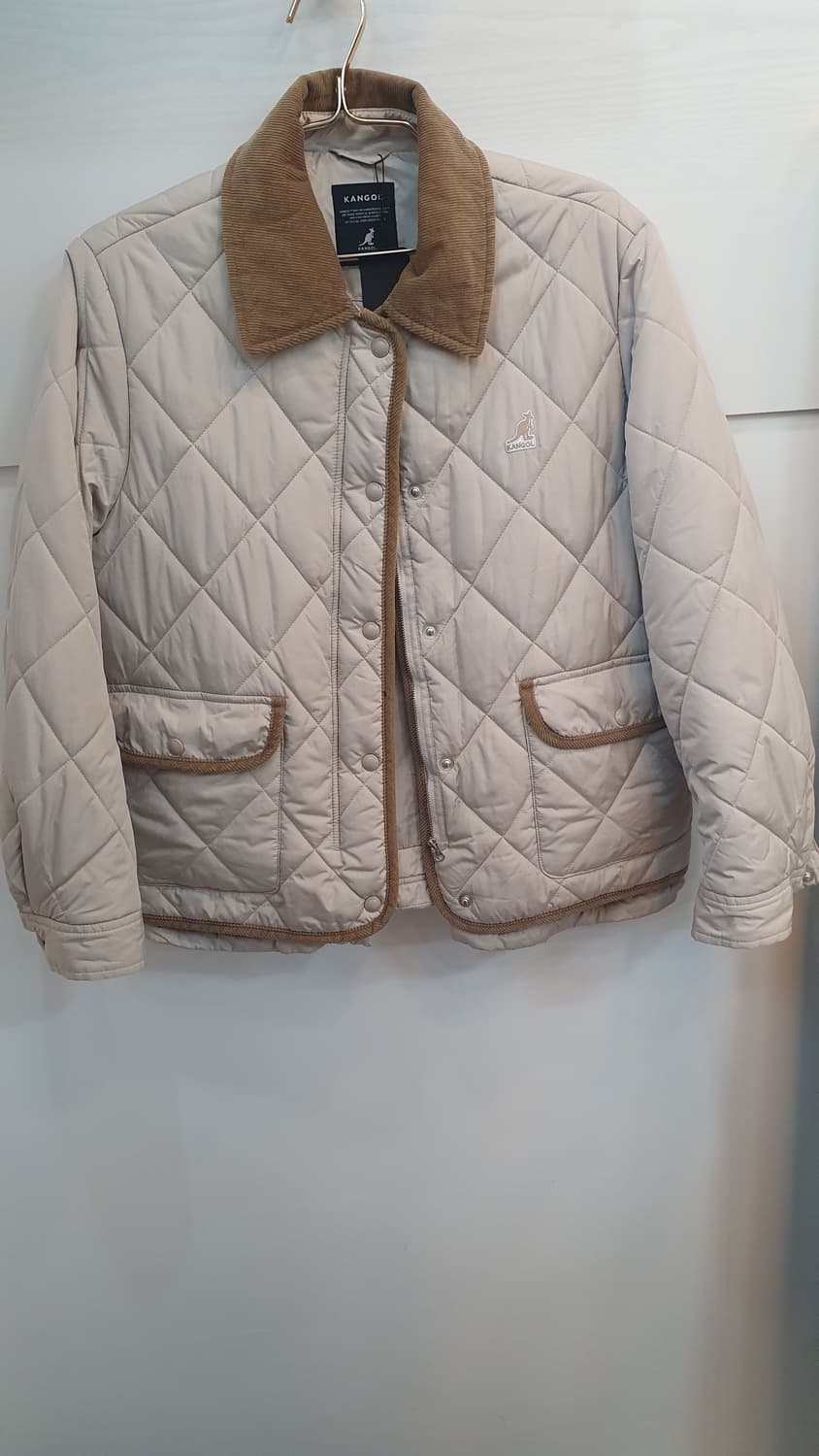 캉골 코듀로이 퀄팅점퍼M
상태좋은편이고
세탁다됨 상품이미지1