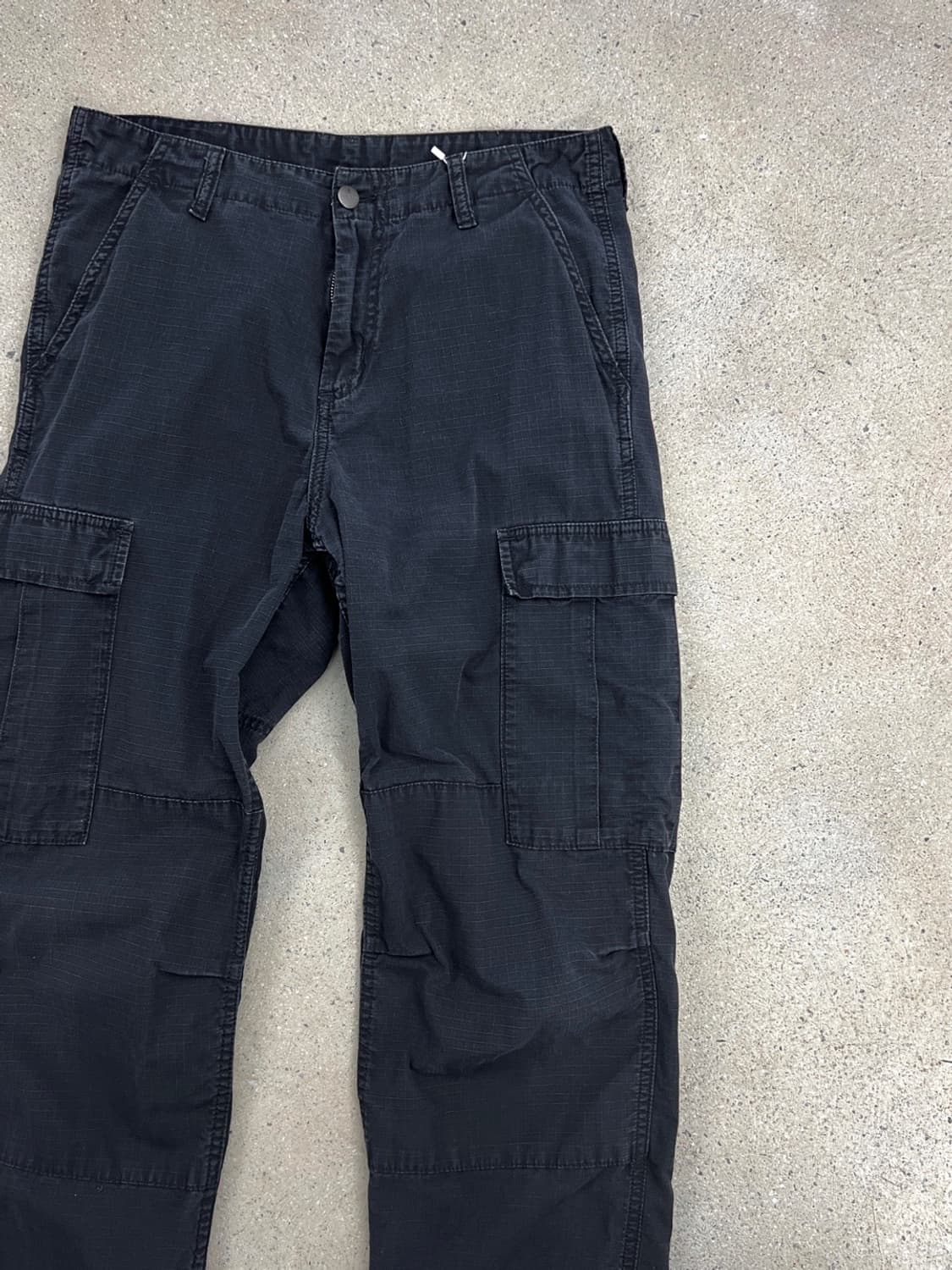 칼하트 WIP 블랙 레귤러 카고 팬츠 상품이미지6