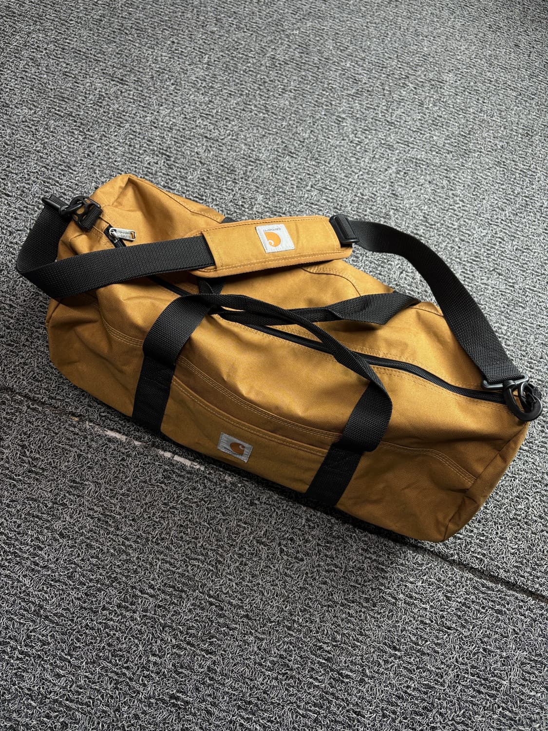 칼하트 wip 파슬 메신저 크로스백 브라운 2205 상품이미지1