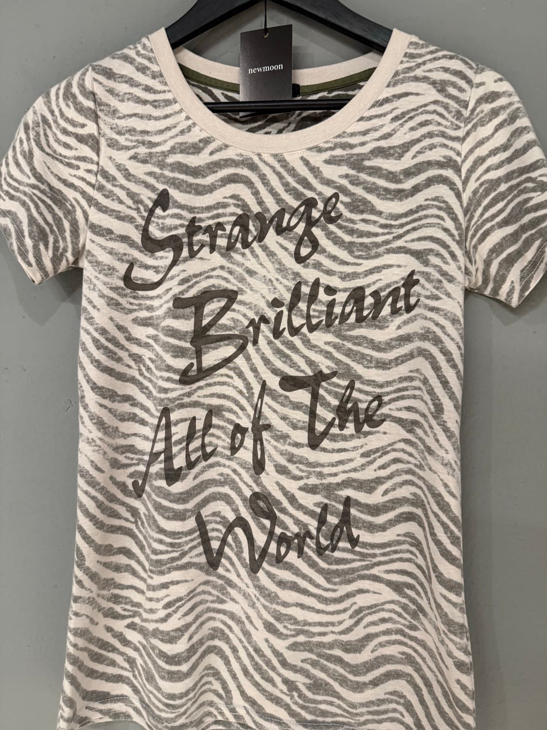 zebra pattern lettering top 상품이미지4