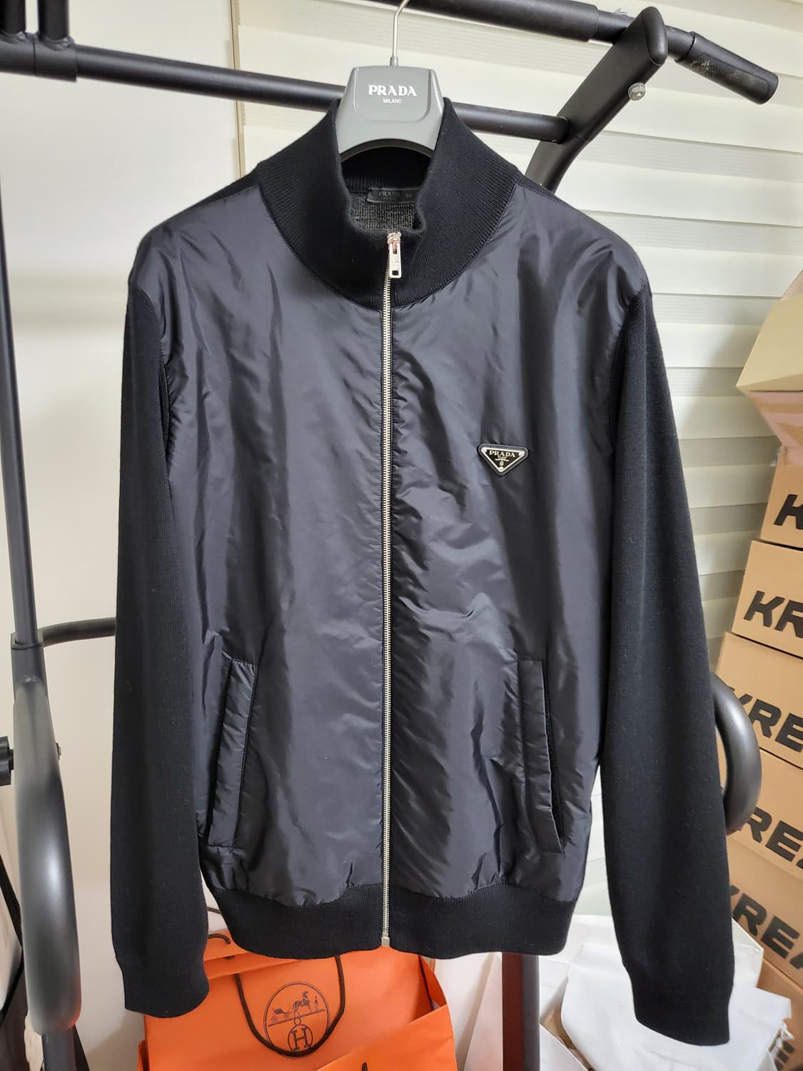 22SS 프라다 삼각로고 울/리나일론 집업 가디건 상품이미지1