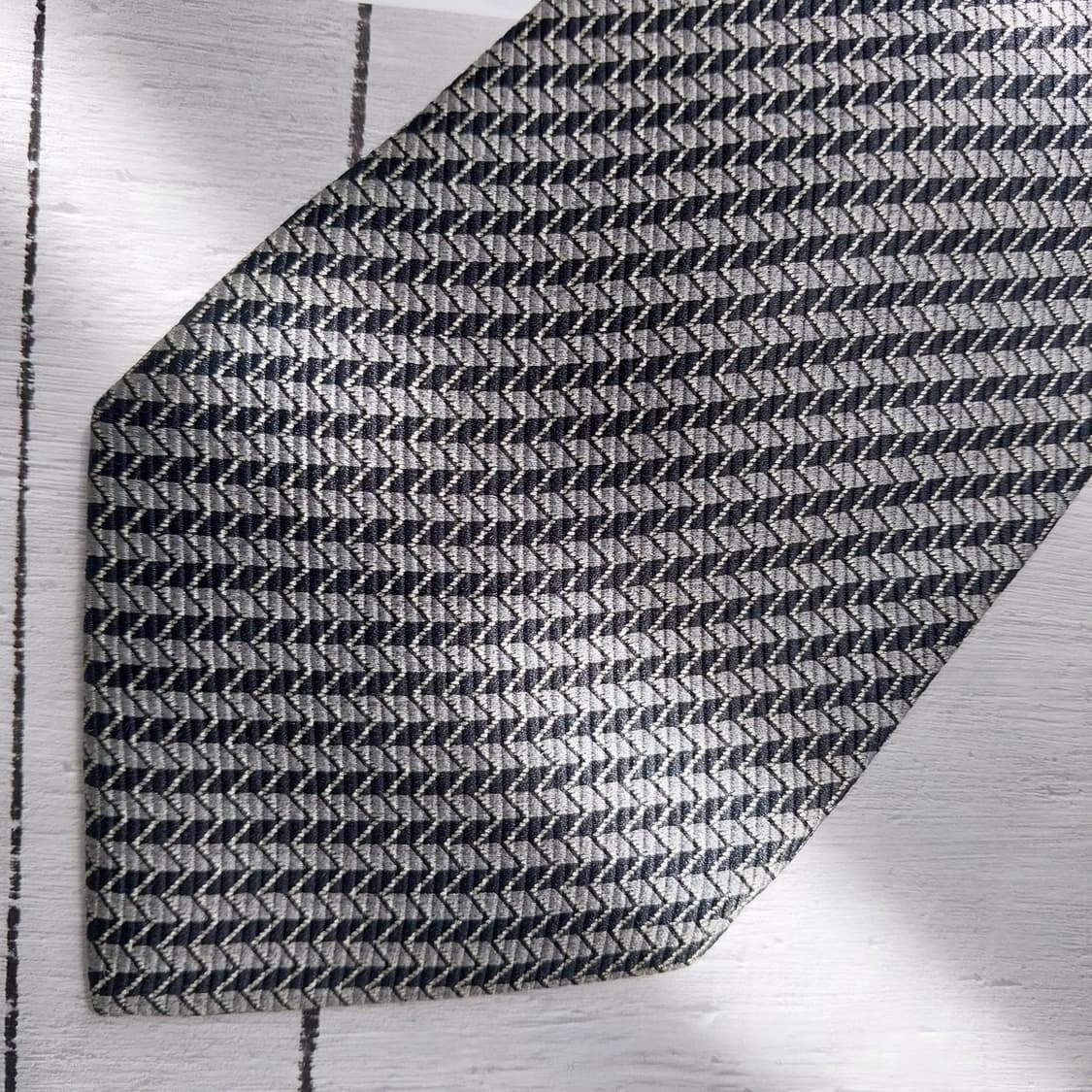 아르마니 꼴레지오니 블랙 패턴 넥타이 9.9cm A+등급 K2599
 상품이미지7