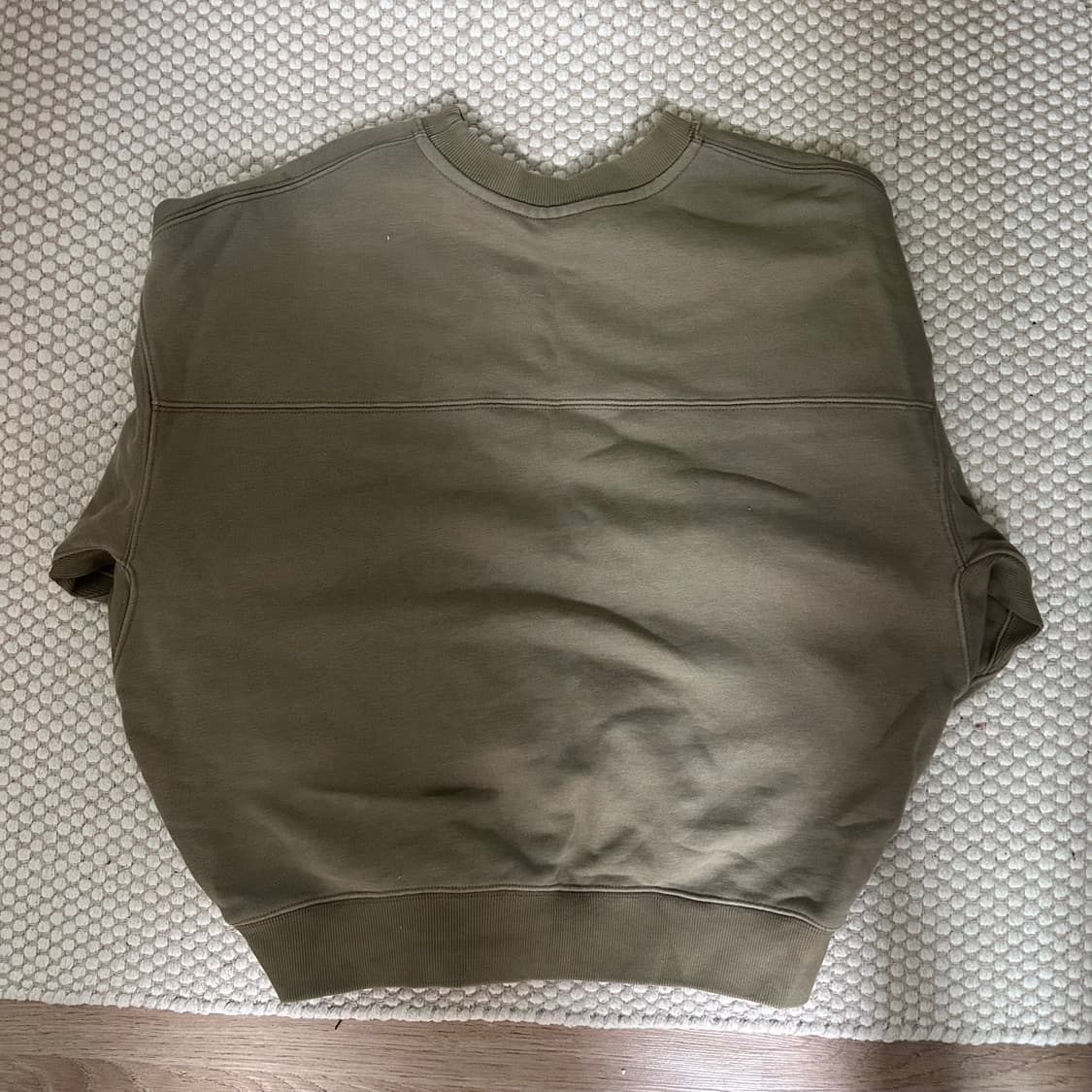 샌드사운드 맨투맨 카키색 상품이미지2