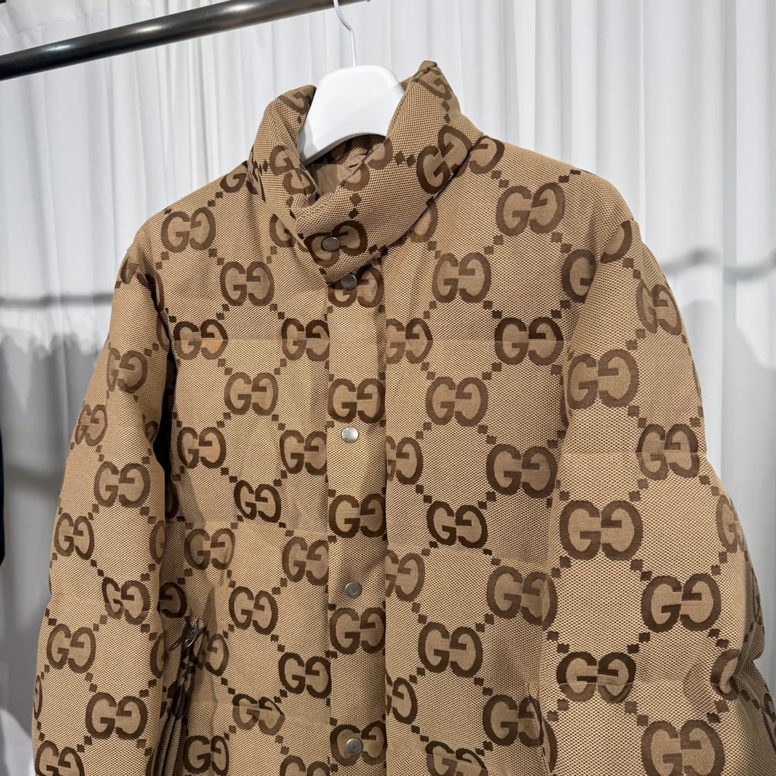 (48) 구찌 GG 점보 슈프림 자카드 캔버스 패딩 상품이미지3