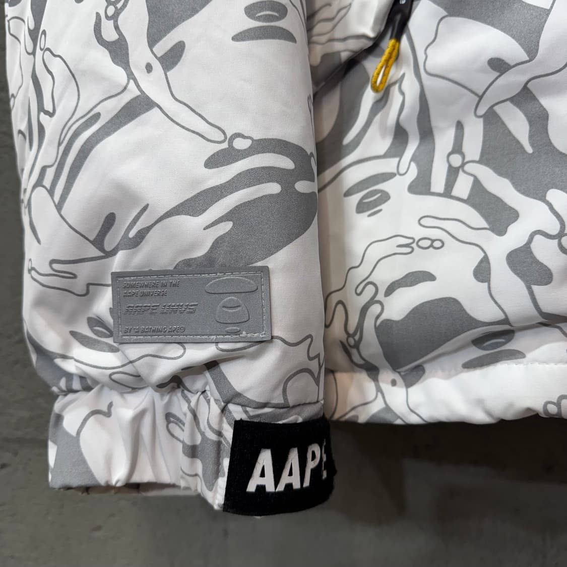 에이프 by 베이프 익스플로럴 카모 다운 패딩 (L)   상품이미지4