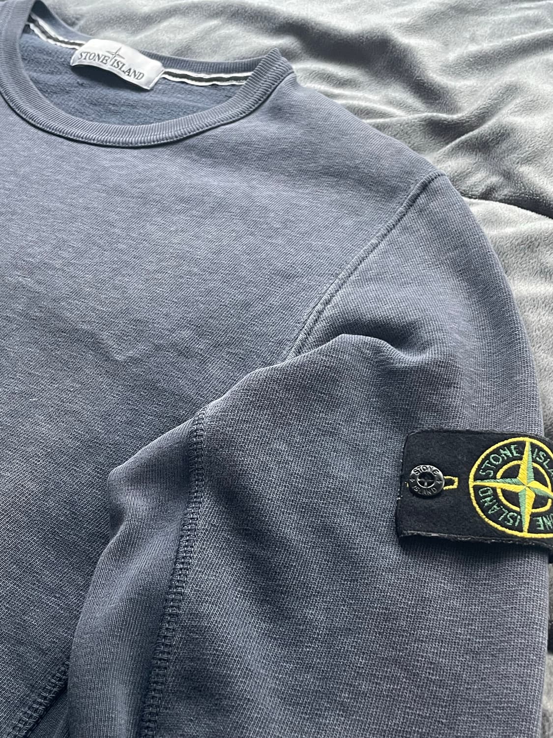 스톤아일랜드 잉크 블루 맨투맨 급처 상품이미지1