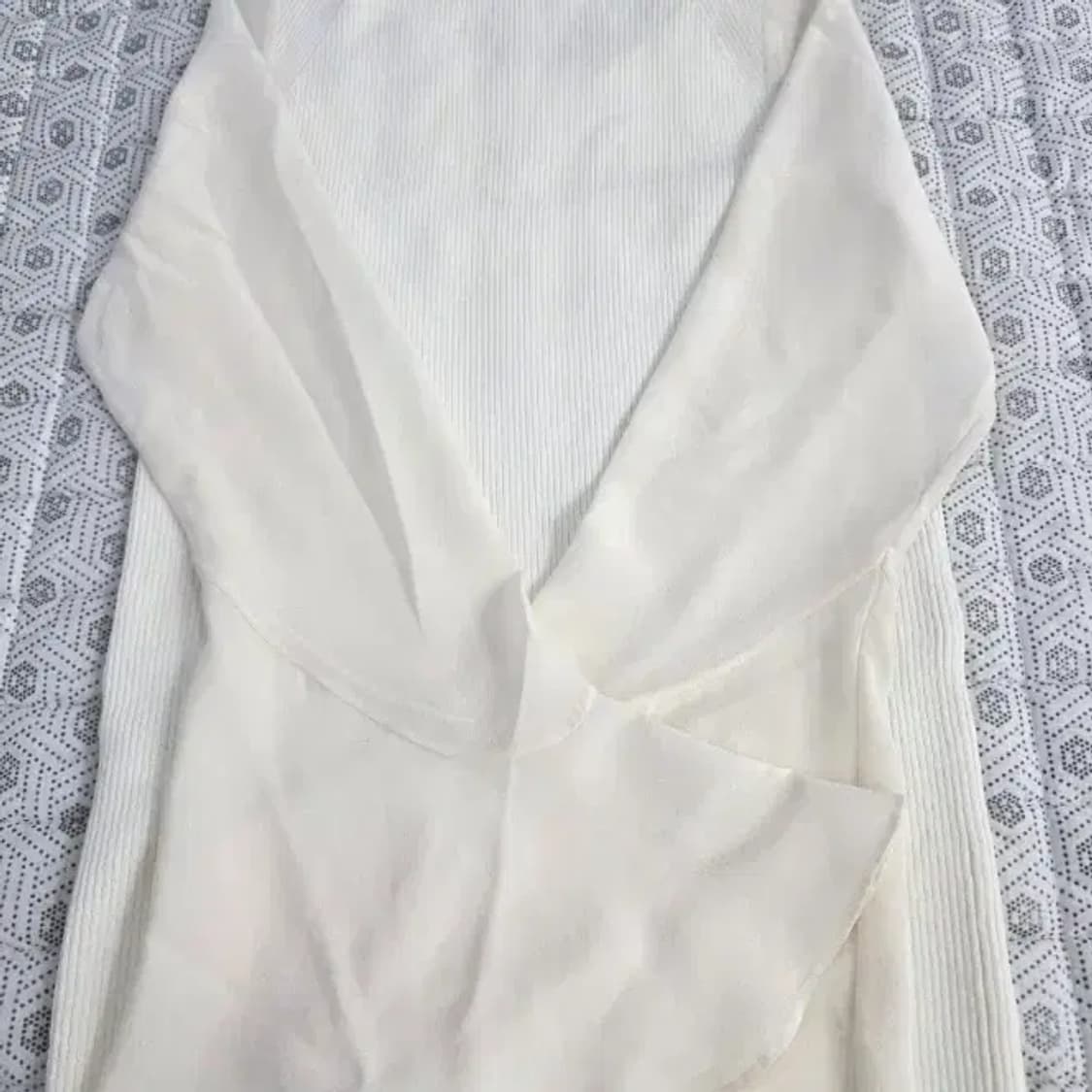 Sandro 산드로 크림 니트 블라우스 ~55 상품이미지4