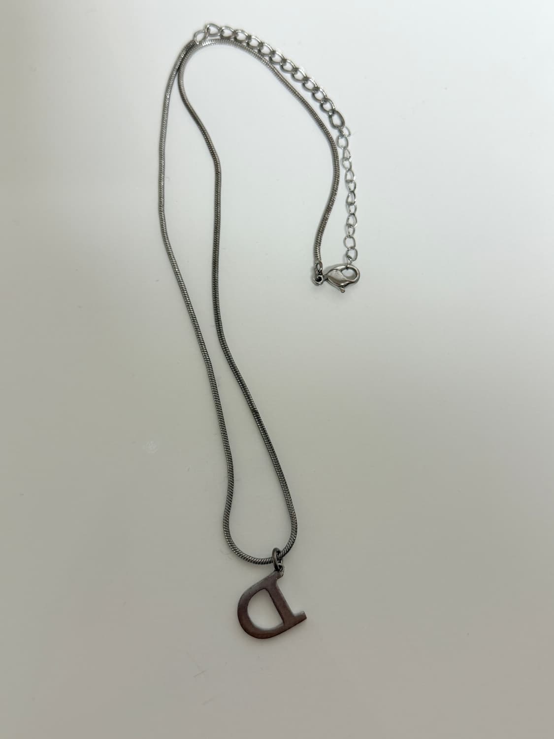 디올 D 이니셜 실버 목걸이 상품이미지1