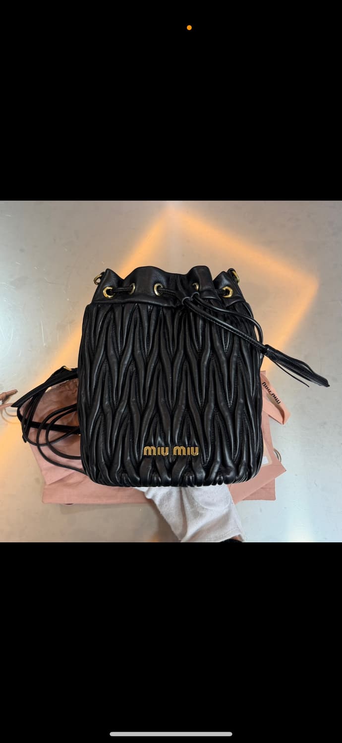 [리오브전포점] 미우미우 마테라쎄 레더 금장 버킷백  상품이미지2