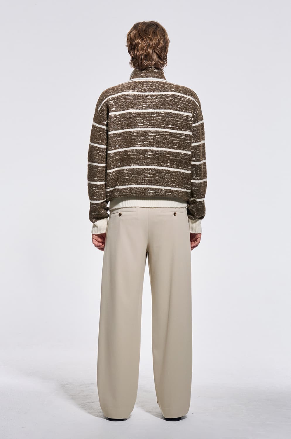 (34인치)새상품/한섬 시스템옴므 2024 S핀턱 백밴딩 와이드핏 팬츠 상품이미지3