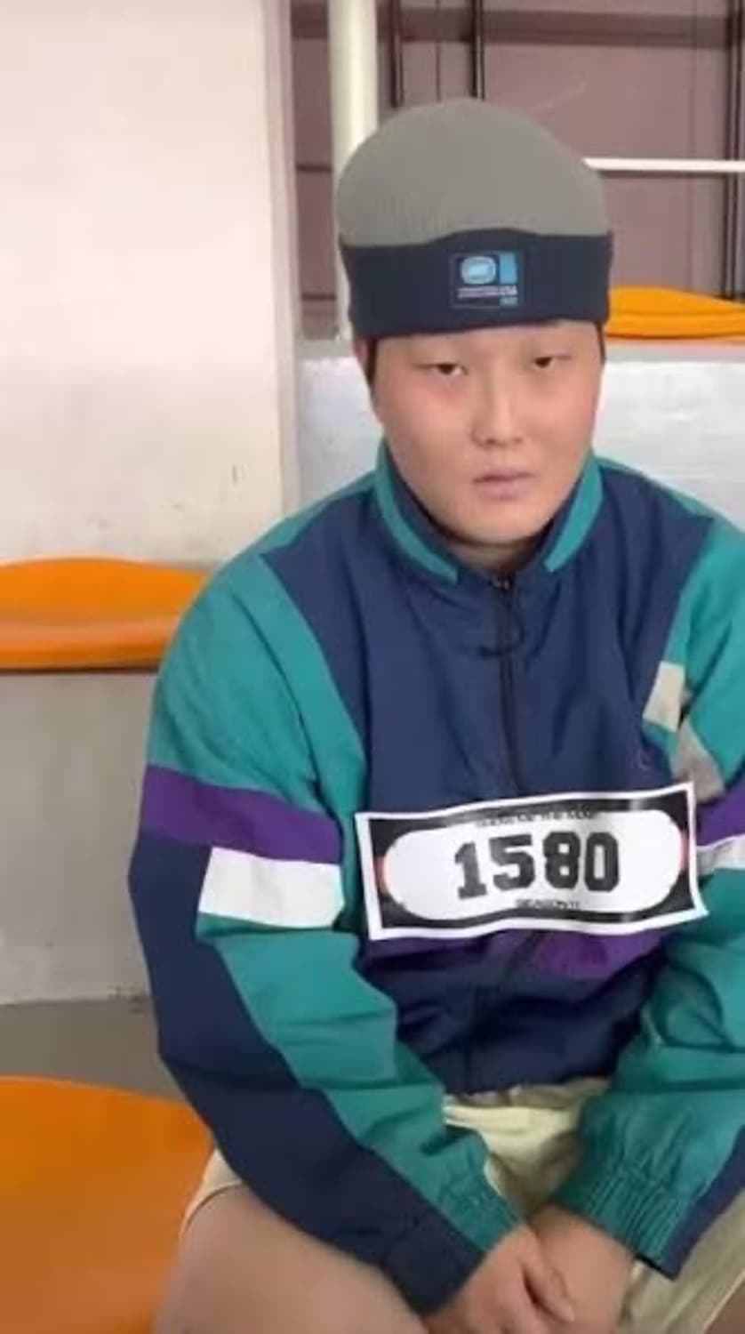 나이키 올드스쿨 빈티지 리버시블 카키 네이비 비니 케이셉라마착용 상품이미지4
