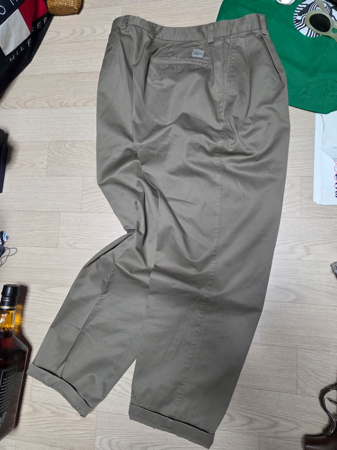 라코스테 클래식 투턱 치노팬츠 면바지  상품이미지1